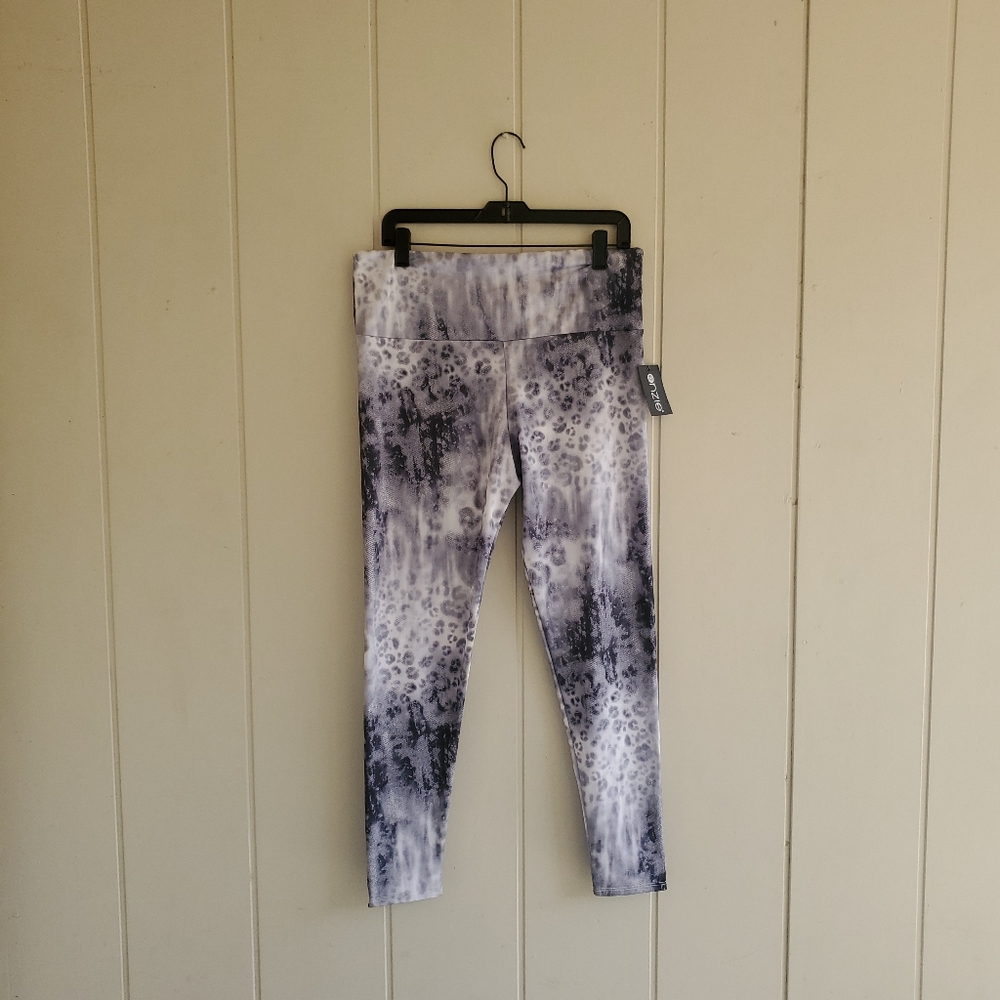 Onzie Leggings Womens XL  Black/White Leopard Print High Waisted Yoga NWT